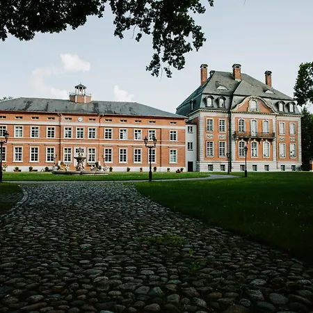 住宿加早餐酒店 Schloss Karow 普劳西
