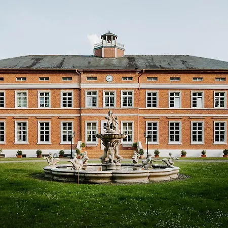 Schloss Karow 住宿加早餐酒店