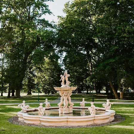 Schloss Karow Frühstückspension Plau am See