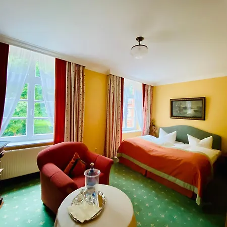 Frühstückspension Schloss Karow *