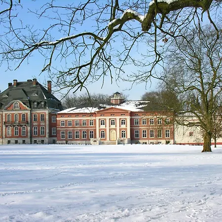 住宿加早餐酒店 Schloss Karow 普劳西
